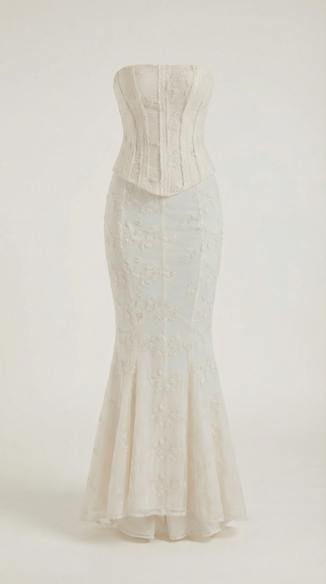 Chic women's strapless floral corset maxi dress. Ideal for weddings, special occasions, or as a formal evening gown.