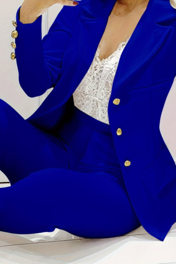 Business casual women's two-piece set, modern blazer & pants for a polished professional look.