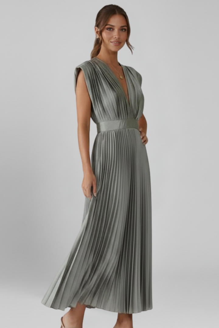 Stylish women's V-neck midi dress featuring elegant pleats. A versatile choice for chic fashion.