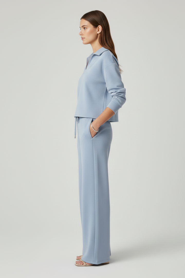 Comfortable loungewear set: Women's V-neck top and wide-leg trousers, ideal for relaxing and everyday wear.