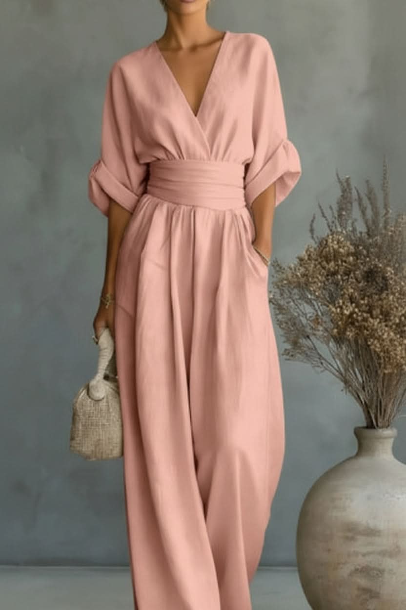 Women's elegant vintage jumpsuit. Versatile retro one-piece, ideal for a comfortable, stylish casual or evening look.
