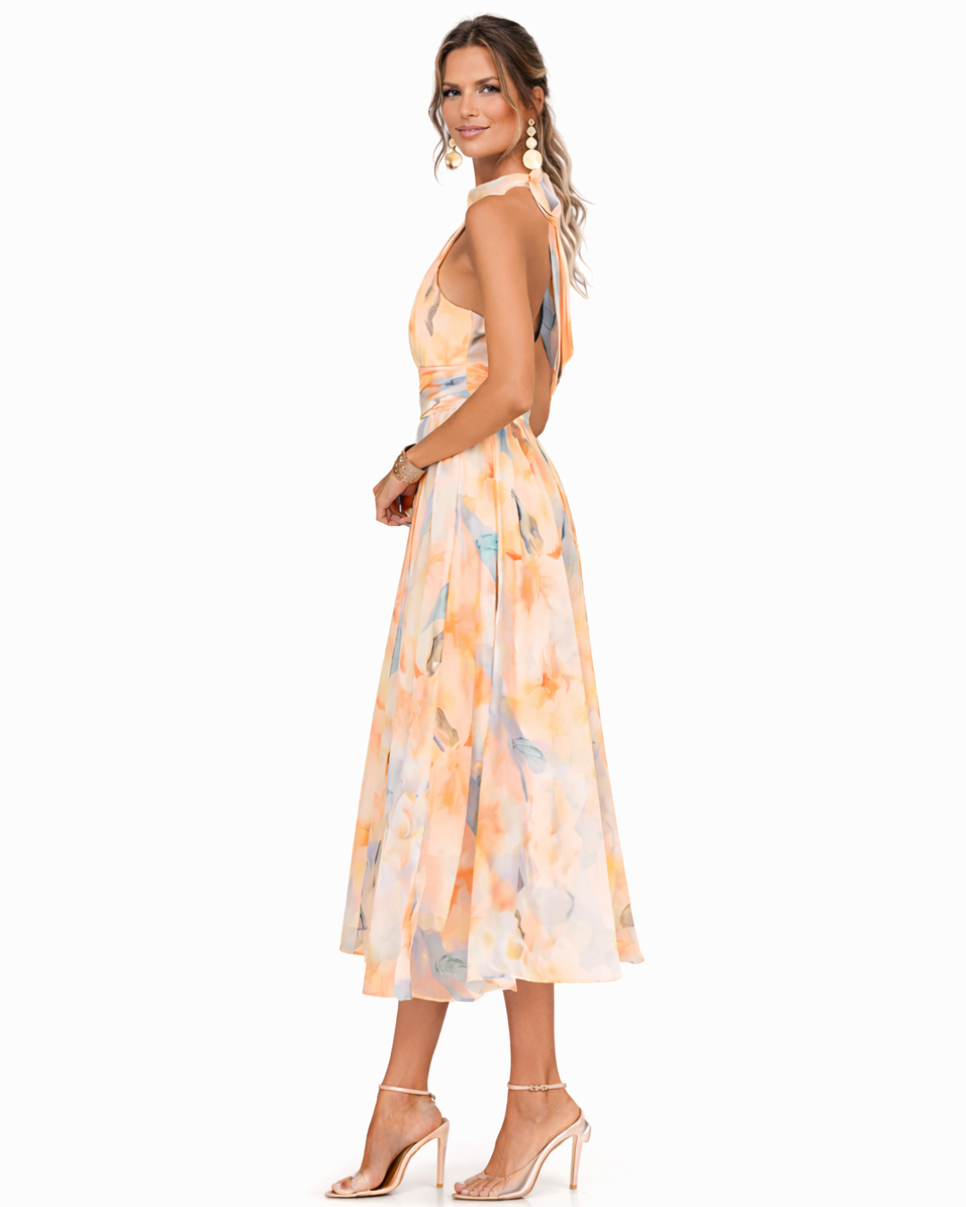 Summer-ready elegant maxi dress with a beautiful watercolor print & comfortable halter neck, ideal for parties.