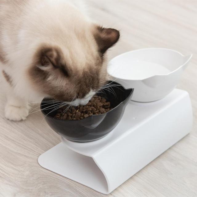 Packaging for an elevated anti-vomiting orthopedic cat bowl, highlighting benefits