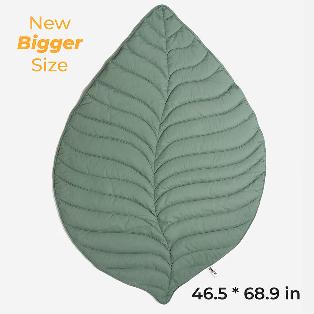 Unisex leaf shape pet mat, extra large dog bed, comfortable blanket for pets and humans, washable home accessory.