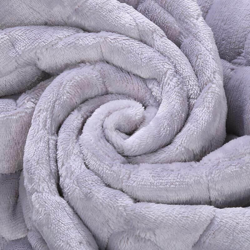Durable flannel quilted pet-friendly couch cover, offering non-slip and scratch-resistant furniture protection