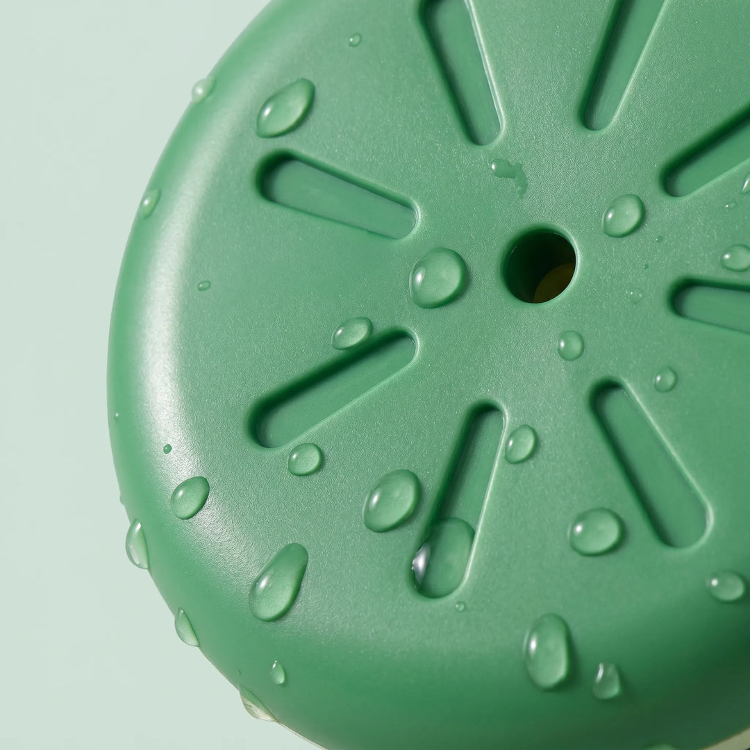 Engaging floating frog bath sprinkler toy, an ideal water playtime gift for toddlers, kids, and babies.