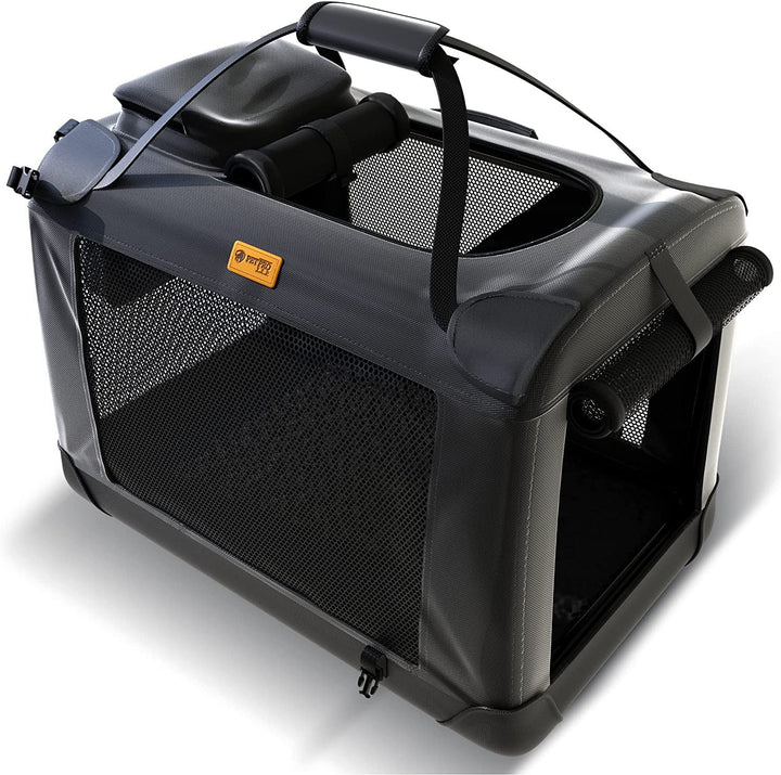 Dog travel bag for car, collapsible, made of durable fabric, with shoulder strap, ideal for pet transport.
