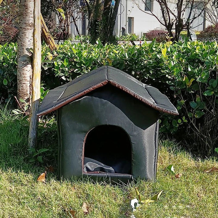 Portable pet house cat enclosure, durable foldable design ideal for outdoor use