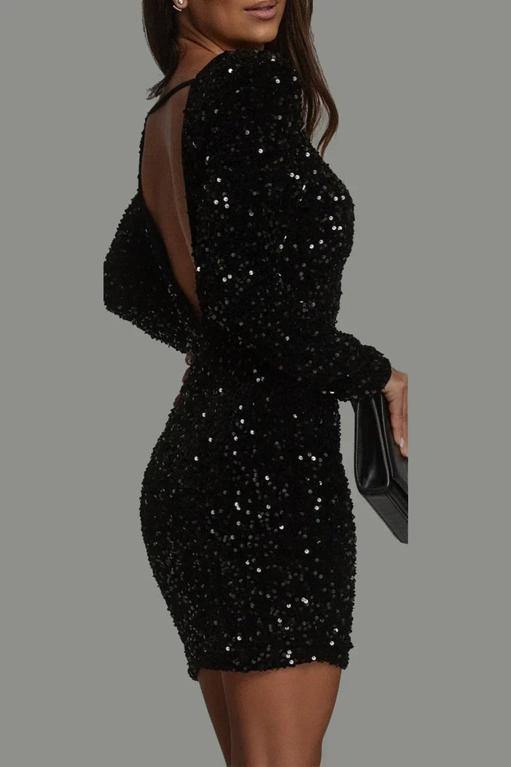 Short sequin mini dress, glamorous women's party & evening wear. Dazzling and bodycon, ideal for special occasions.