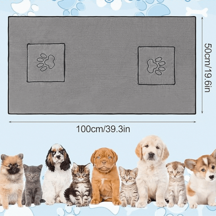 Absorbent microfiber pet towel in gray, featuring hand pockets for easy and efficient pet grooming.
