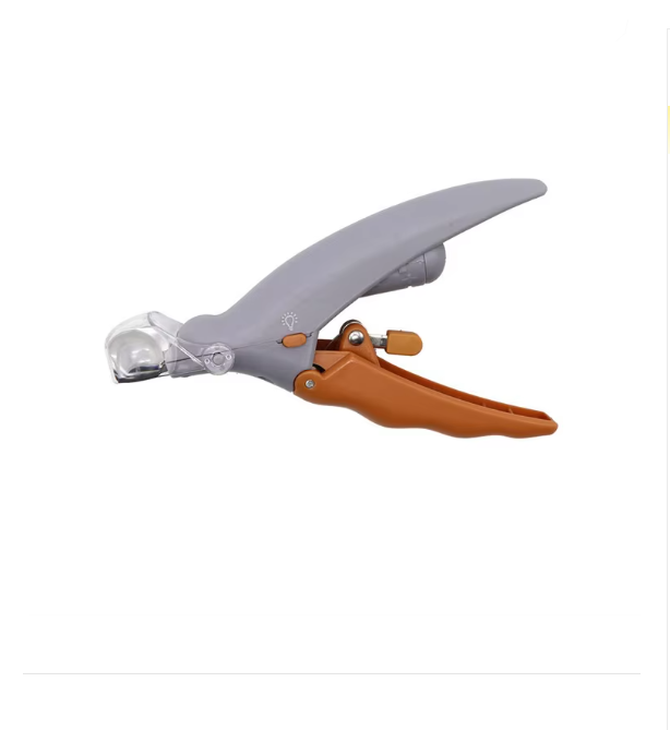 Safe pet nail clippers for cats & dogs, offering clear view with LED & magnifying glass