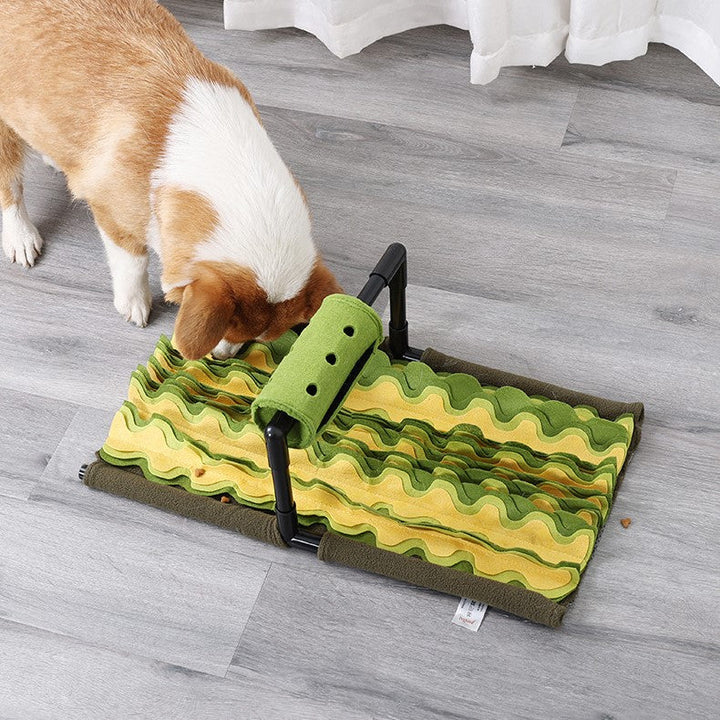 Green interactive dog snuffle mat for slow feeding & mental stimulation, promotes pet digestive health