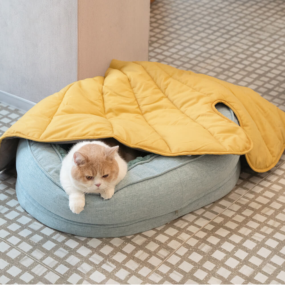 Soft leaf design pet blanket, perfect as a cozy dog mat or luxury cat bed.