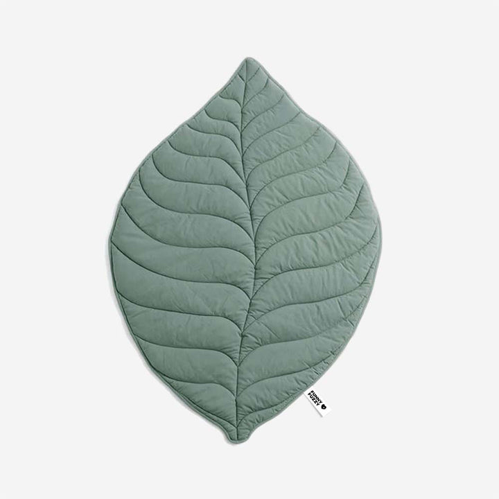 Unisex leaf design pet mat & blanket, great for dog or cat use. Enhance home decor.