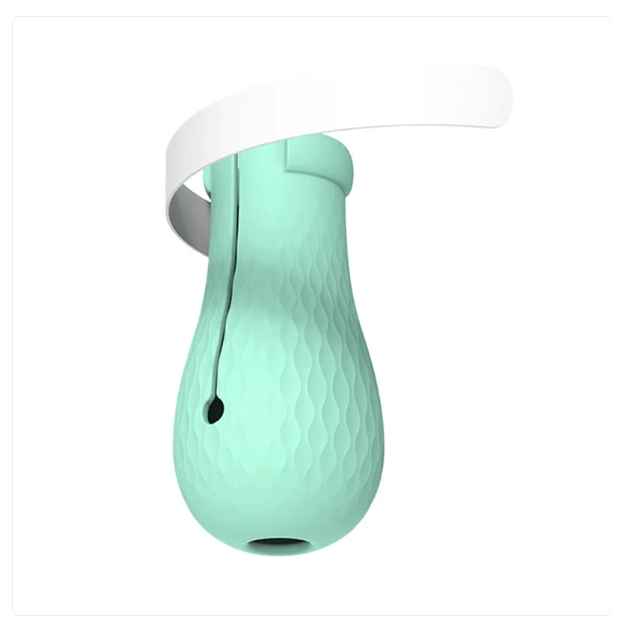 Soft silicone cat paw caps, an essential grooming aid for feline scratch prevention and paw protection.