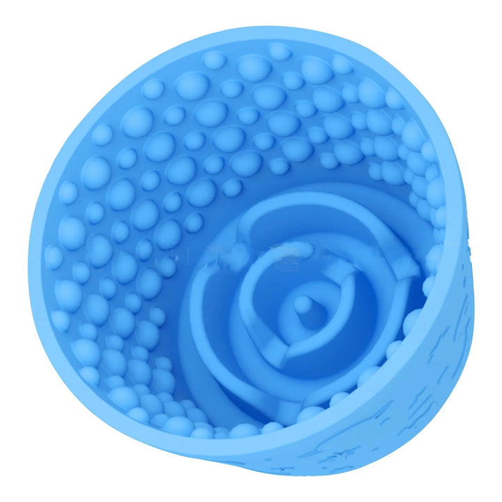 Green silicone pet slow feeder licking mat for anxiety relief, promoting healthy eating for dogs.