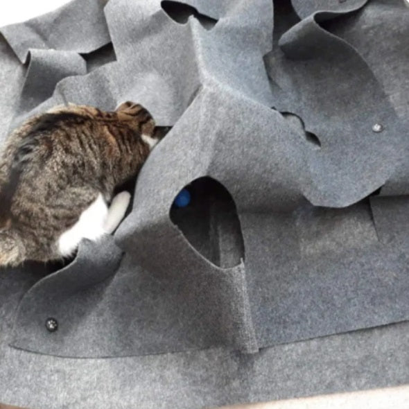 Feline activity center: a versatile felt tunnel and hideaway mat, perfect as an interactive cat toy.