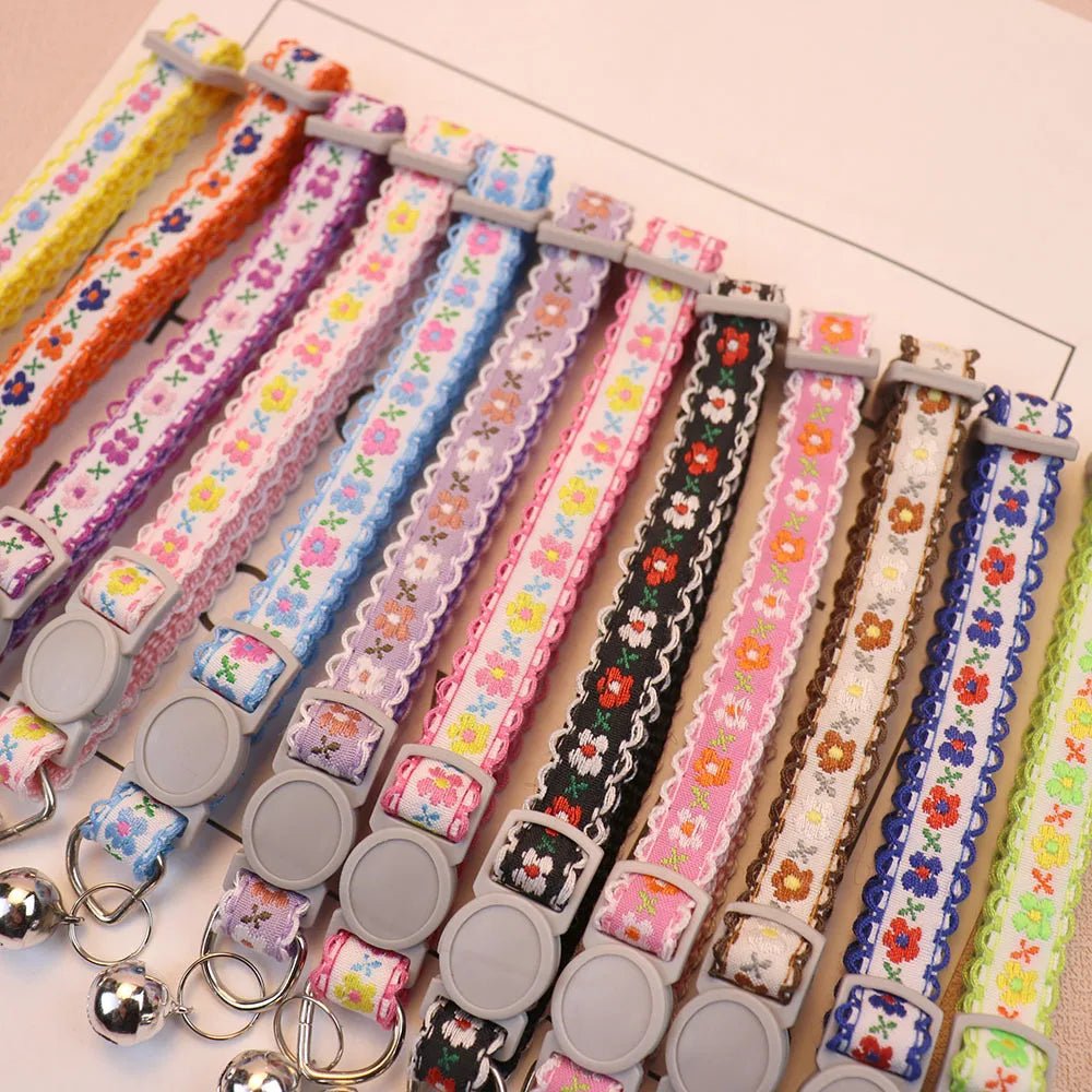 Unisex pet collar: floral pattern, handmade, for cats & puppies. Features vivid colors and a bell.