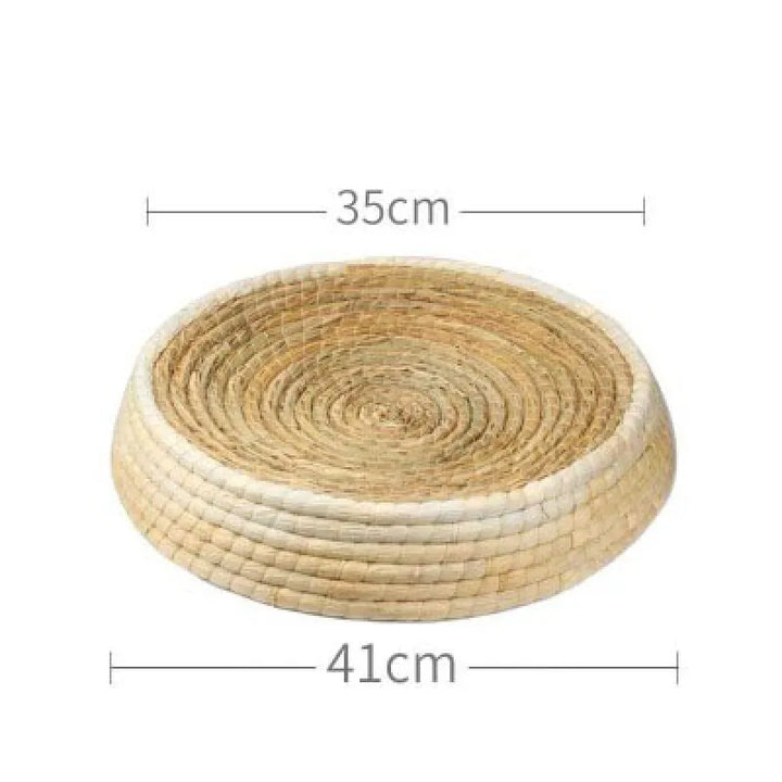 Comfortable and eco-friendly natural fiber cat bed, perfect for scratching and lounging.