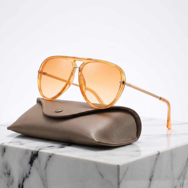 Iconic vintage pilot sunglasses with gradient lenses, ensuring UV400 protection & a stylish look.