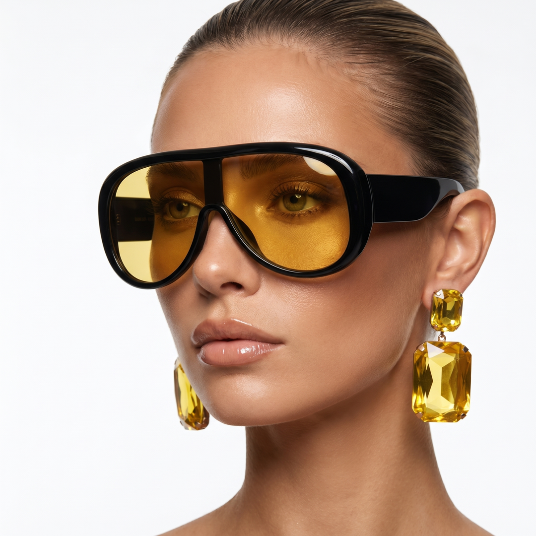 Women's elegant pilot sunglasses with UV400 protection, a modern fashion accessory for summer.
