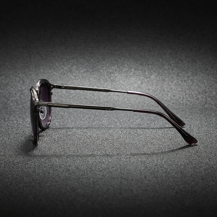 Unisex Elvian round frame sunglasses, ideal for UV protection & a stylish look.