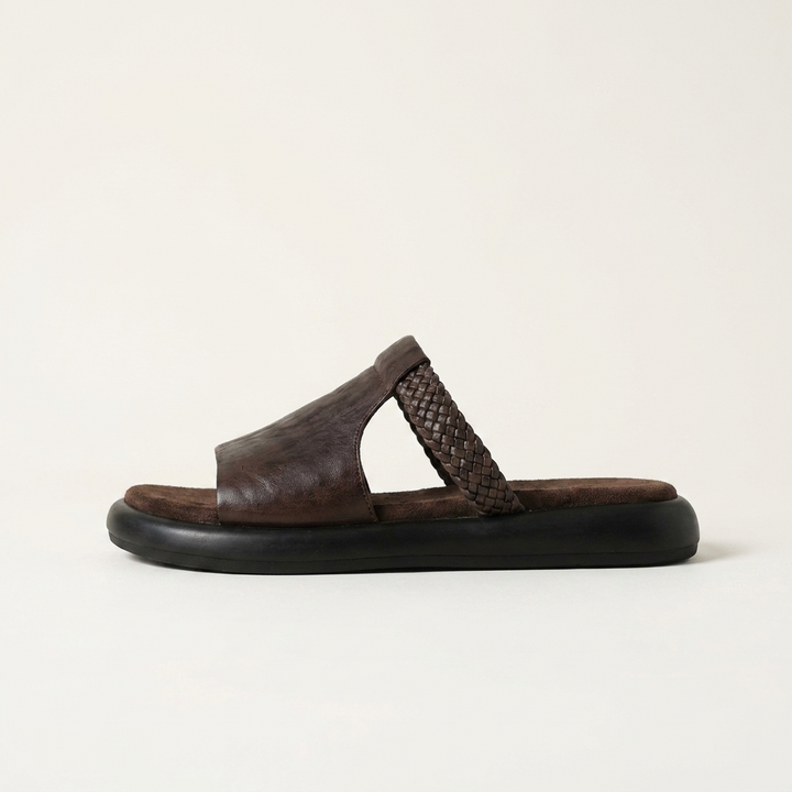 Fashionable Palermo women's open-toe slides, designed for effortless everyday comfort.