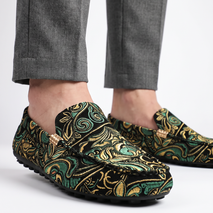 Unisex Lorca urban casual slip-on shoes in black, designed for everyday comfort and daily walking.