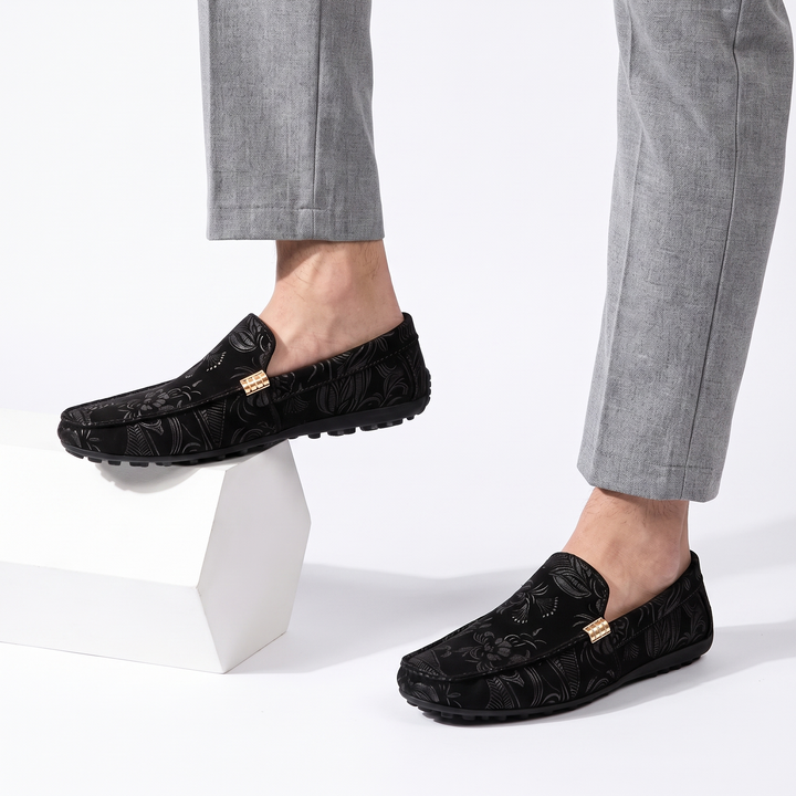 Side view of stylish green Lorca casual sneakers, offering everyday comfort and a modern slip-on design.