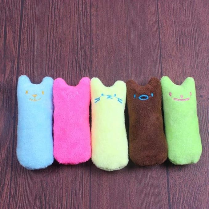 Feline enrichment toy: catnip-infused dental chew for healthy teeth and gums