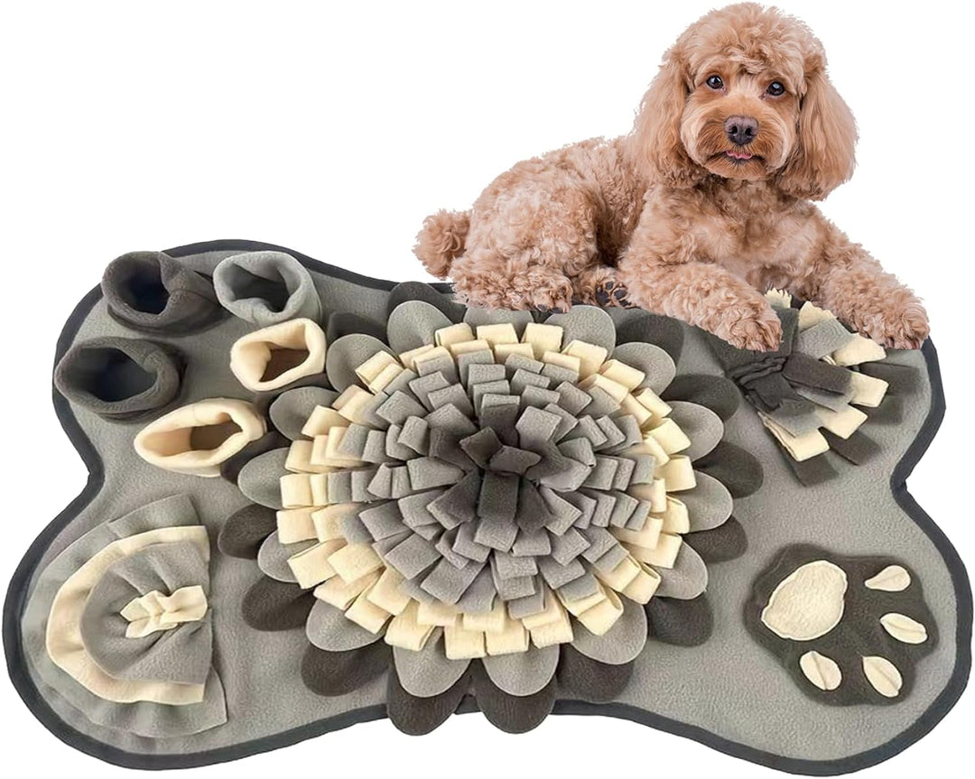 Durable polyester snuffle mat designed as a slow feeder for dogs, enhancing foraging skills.
