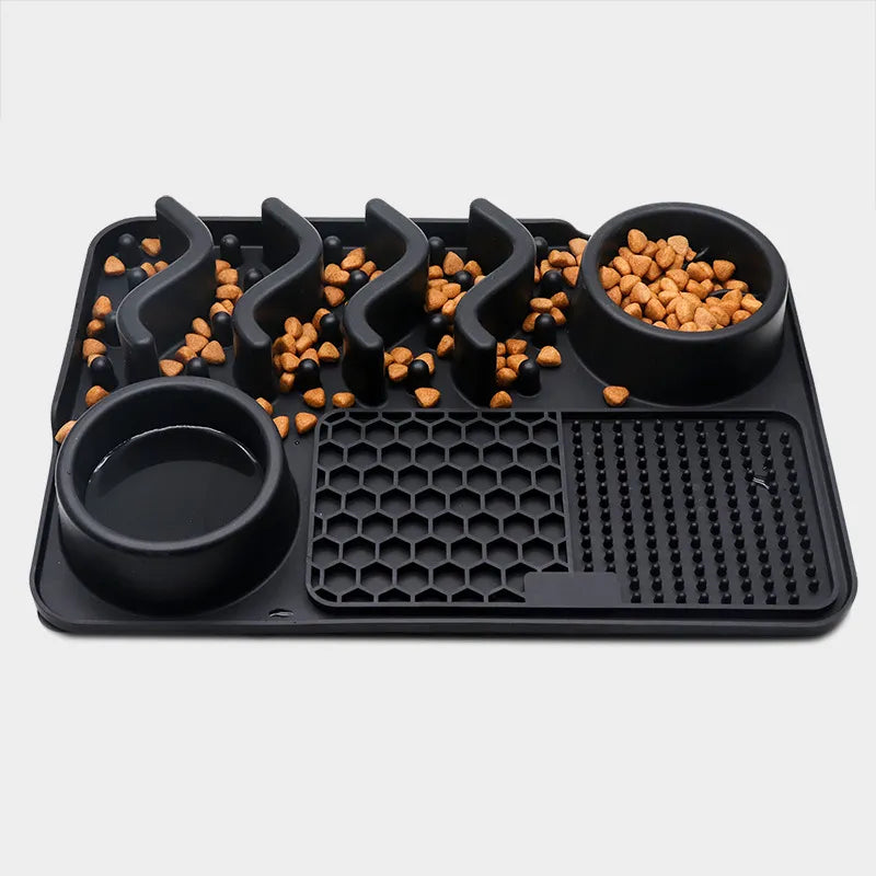 Interactive pet lick mat, perfect for spreading treats, acting as a slow feeder & stress reducer.