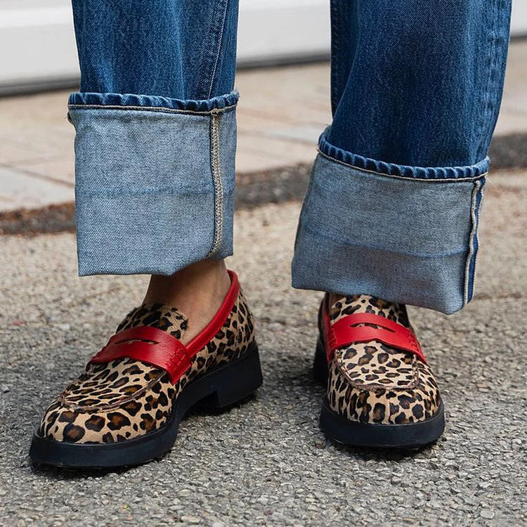Stylish women's leopard print orthopedic loafers with arch support for all-day comfortable slip-on wear.