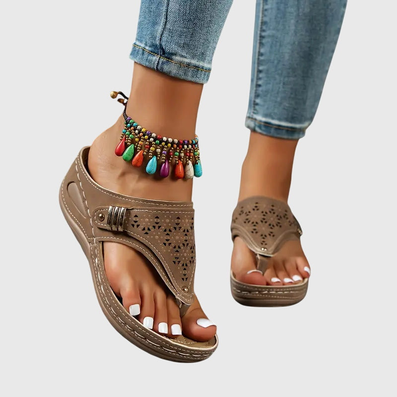 Ergonomic Kaylie women's orthopedic wedge sandals, providing arch support & all-day comfort for summer.