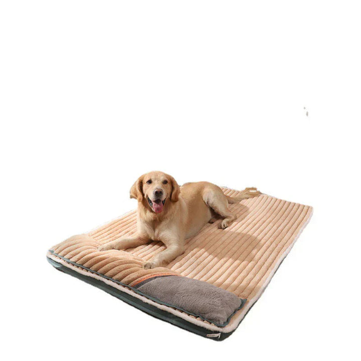 Green pet comfort mat, an orthopedic dog bed for joint support, ideal for travel, washable.