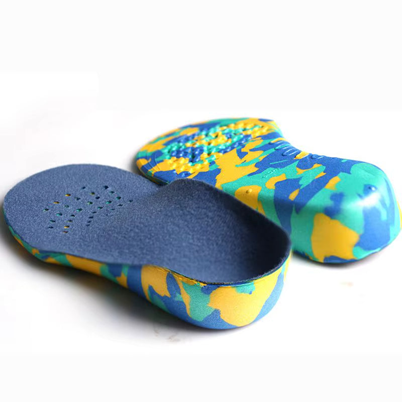 Children's shoe insoles with arch support for flat feet, correcting pronation & enhancing foot comfort for active kids.