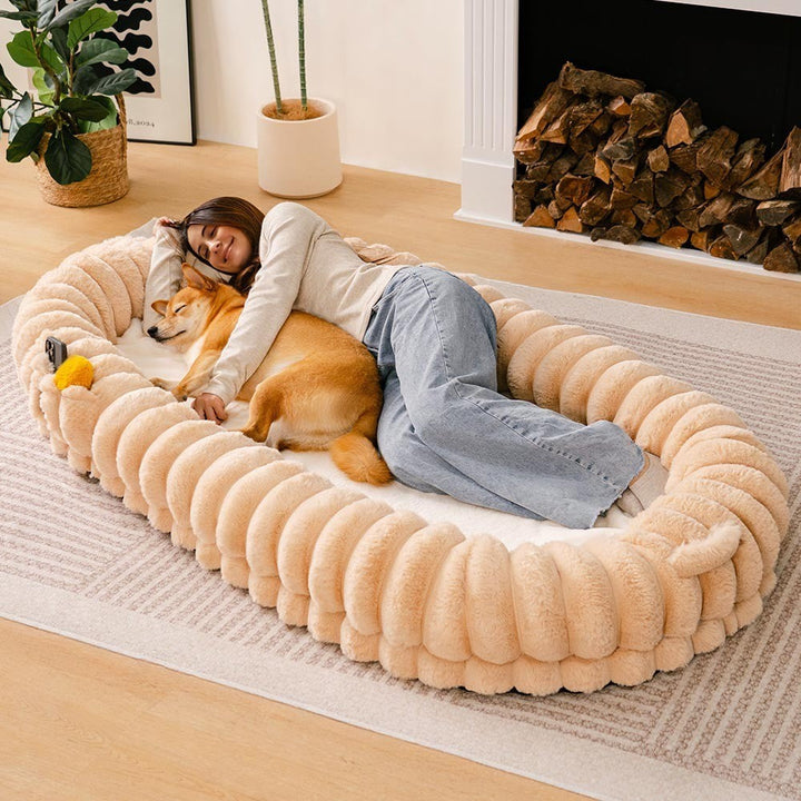 Extra-large round pet bed with raised edges, perfect for pet & human, washable grey faux fur
