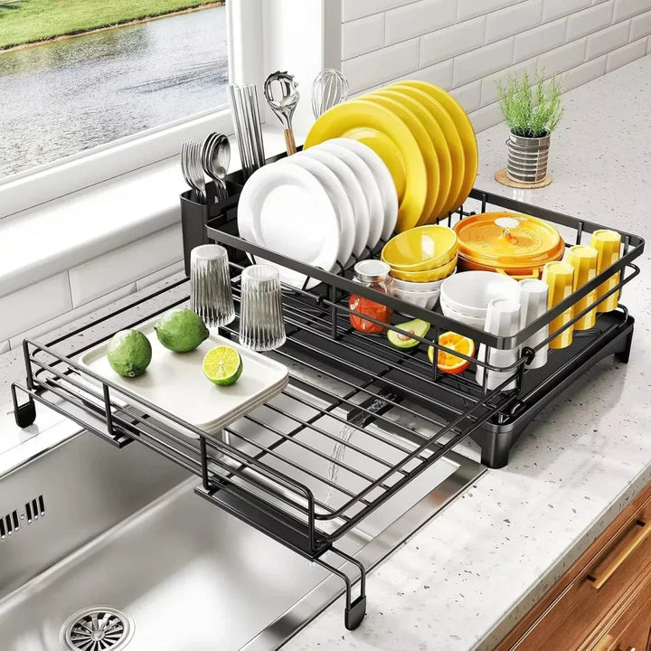 Efficient dish drying rack with a convenient drip tray, suitable for all kitchen sizes. A versatile dish drainer.