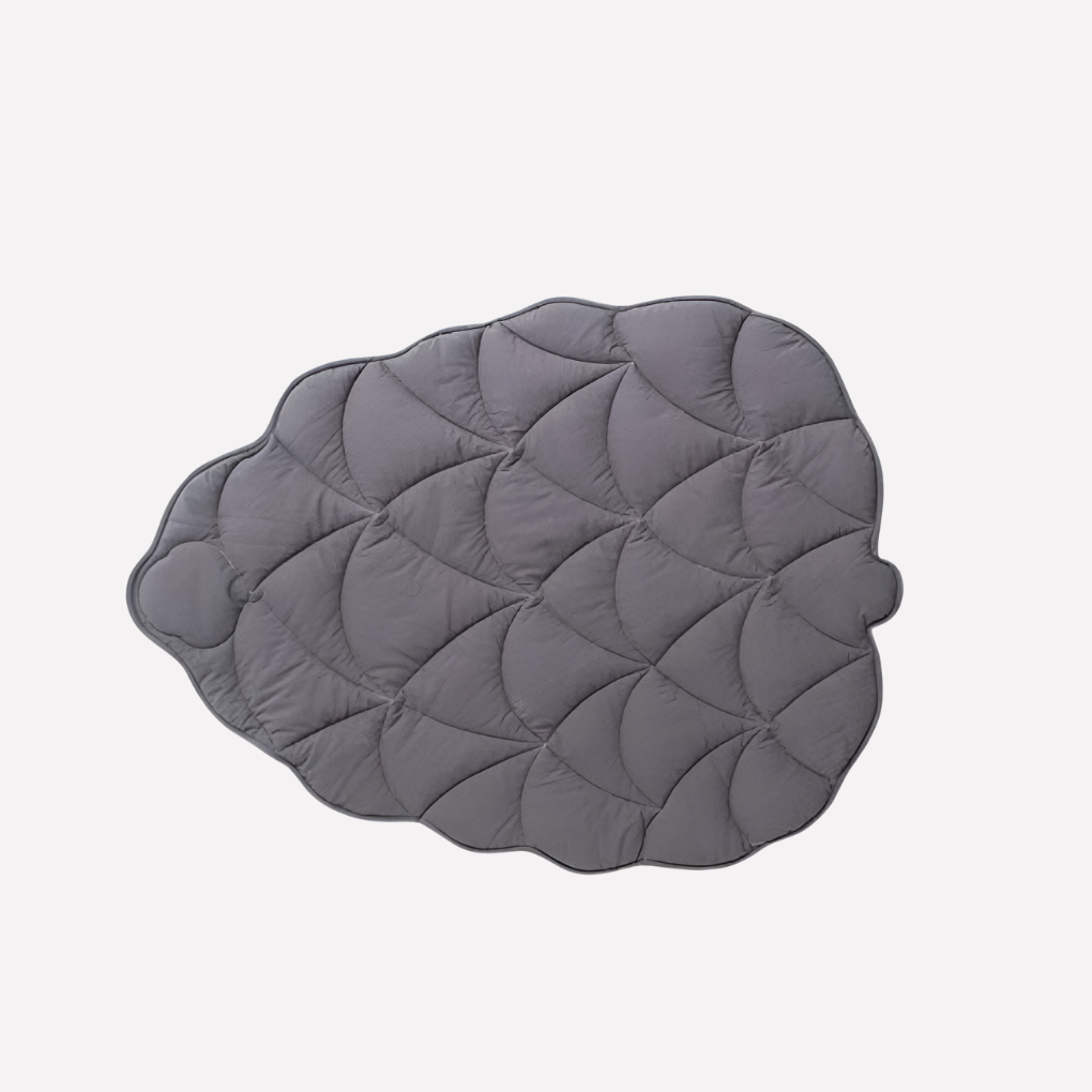 Comfortable pet bed with cooling technology for large dogs, perfect for summer.