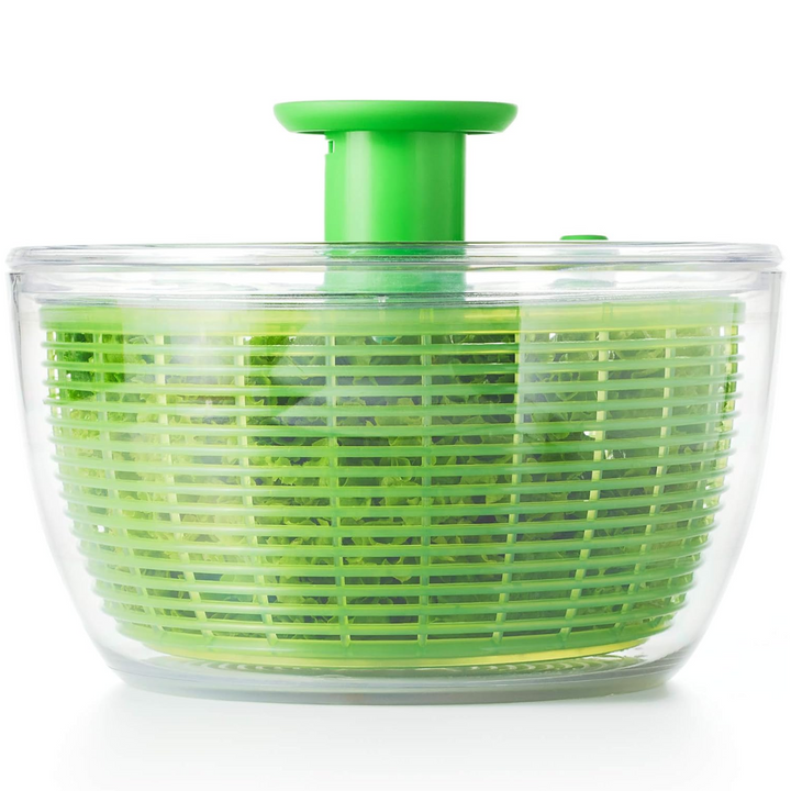 Promote healthy eating with this large salad spinner, quickly drying greens for nutritious meals and crisp salads.