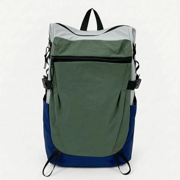 Spacious lightweight hiking daypack for men & women, suitable for commuting & travel.