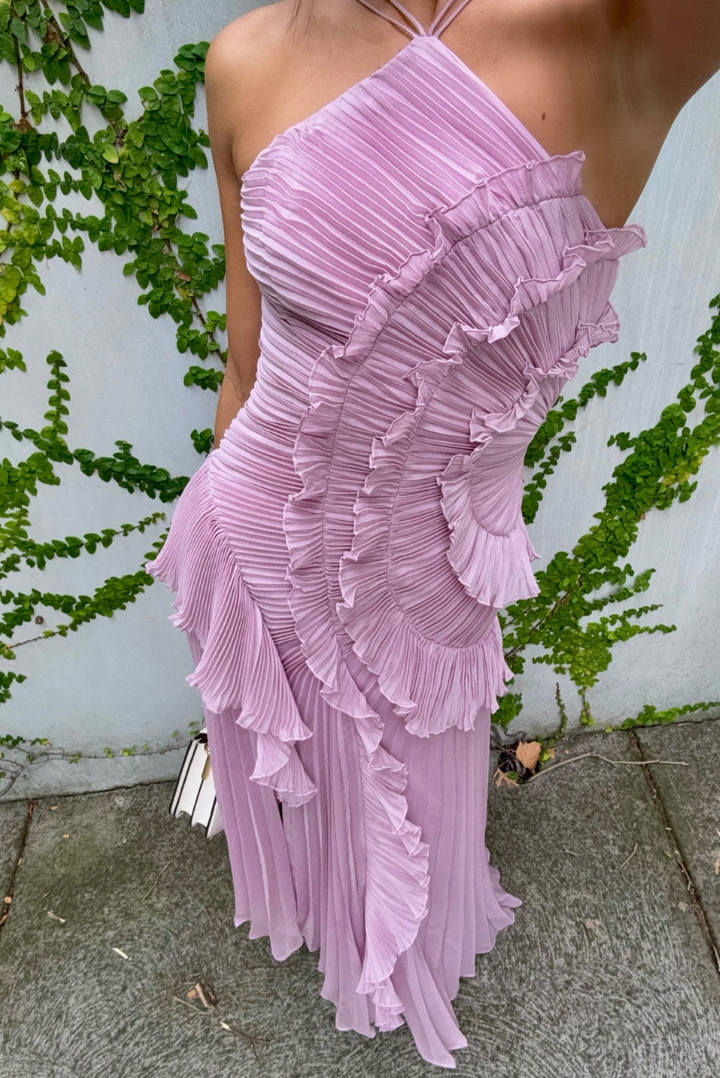 Chic women's sleeveless lilac ruffled dress, elegant flowy style, perfect summer party wear. (99 chars)