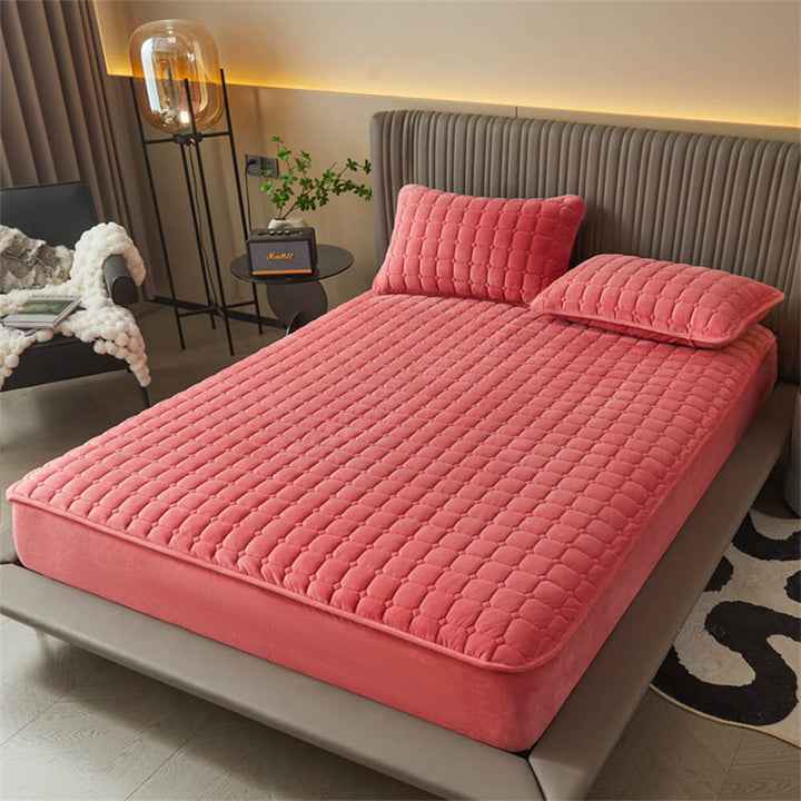 Detailed view of the plush velvet fitted sheet corner, demonstrating elastic fit and soft texture.