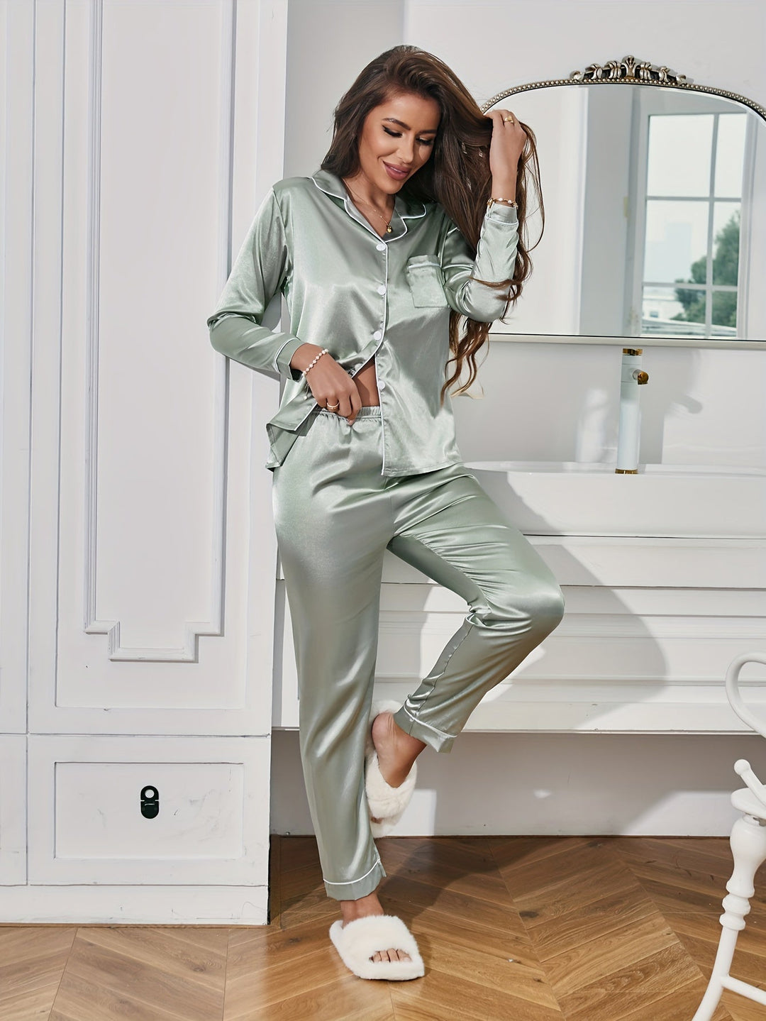 Breathable & soft women's silk two-piece set, designed for comfortable sleep and elegant relaxation.