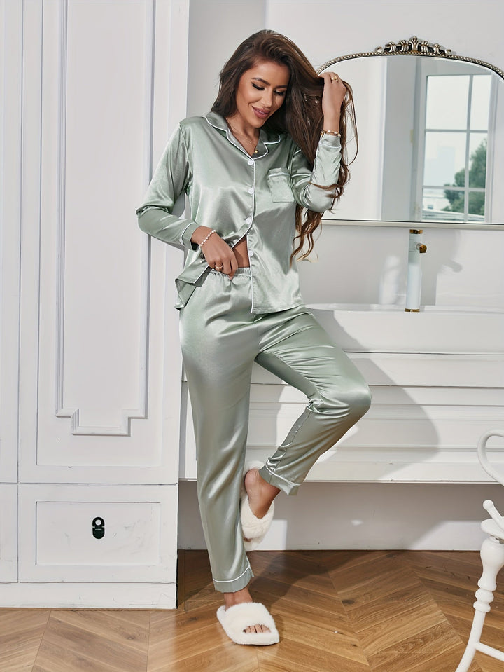Breathable & soft women's silk two-piece set, designed for comfortable sleep and elegant relaxation.