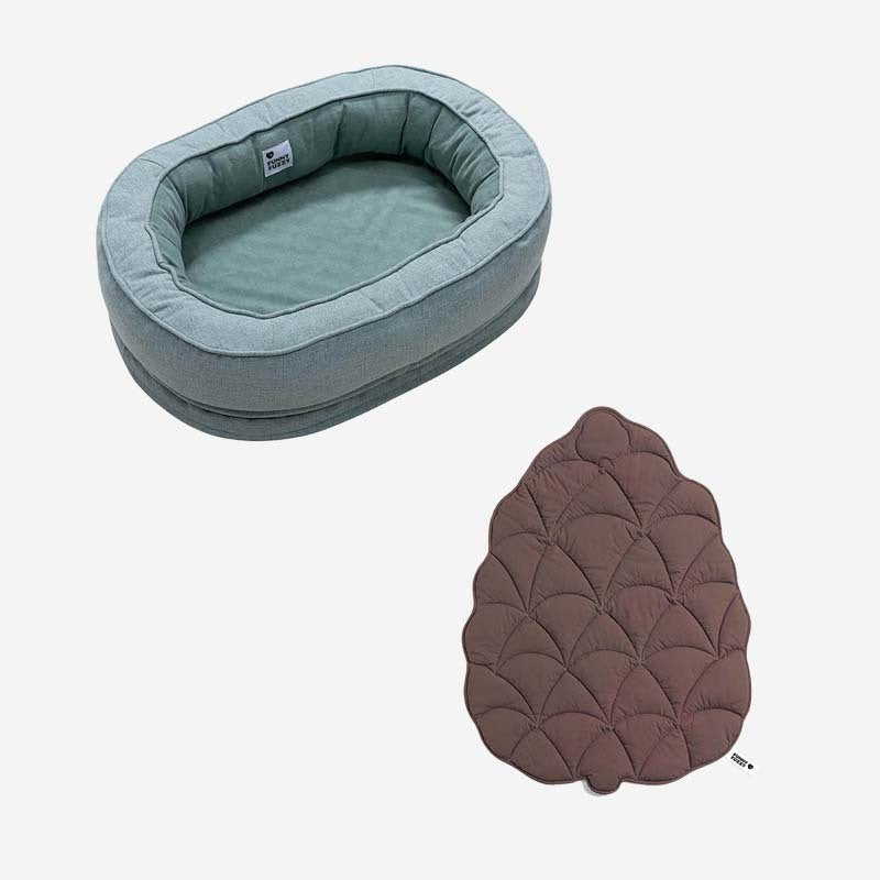 Pamper your pet with this luxury leaf blanket & donut bed set.
