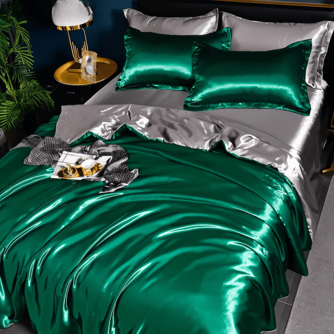 Indulge in ultimate comfort with this soft polyester duvet cover & pillowcases, part of a luxury bedding set.