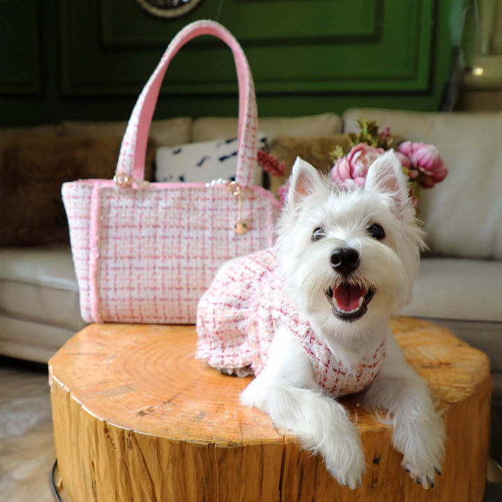 Chic cat bag: tweed checkered pet carrier, a comfortable and stylish travel accessory.