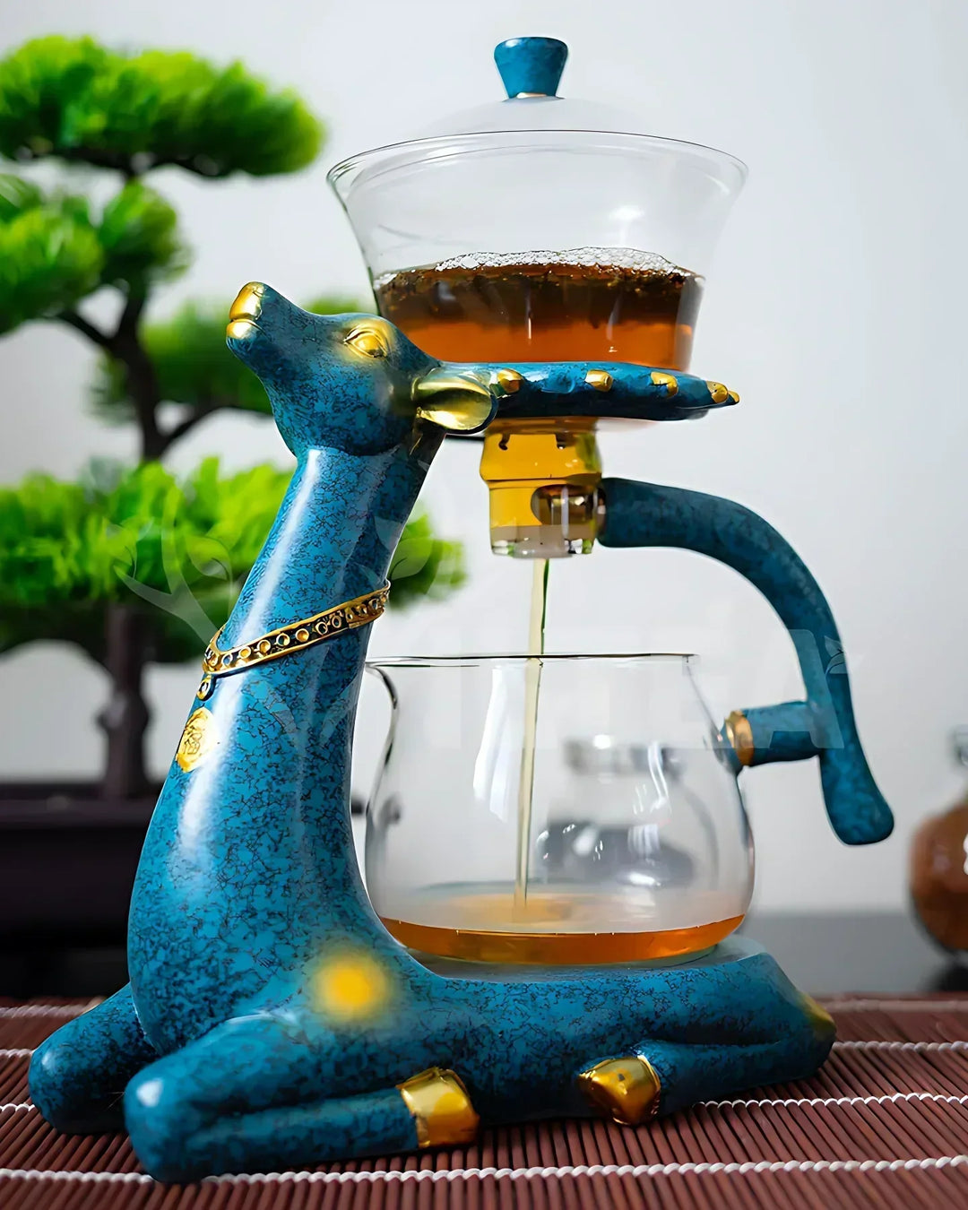 Durable borosilicate glass magnetic tea set accessory for a sophisticated & easy loose leaf tea brewing.
