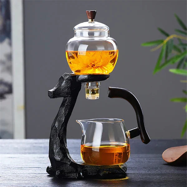 Elegant glass tea set with innovative magnetic separation, perfect for a clean & controlled tea experience.